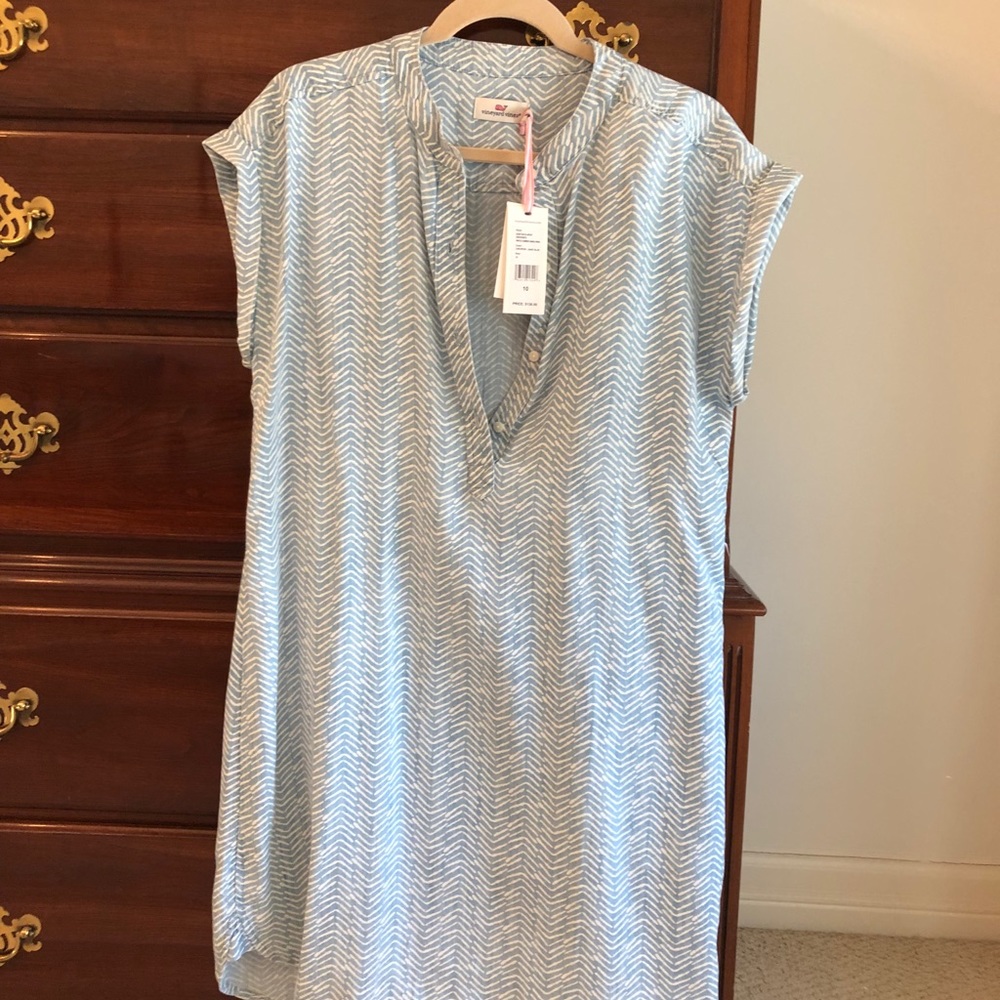 Never worn and brand new with tags Vineyard Vines Blue and White summer dress
